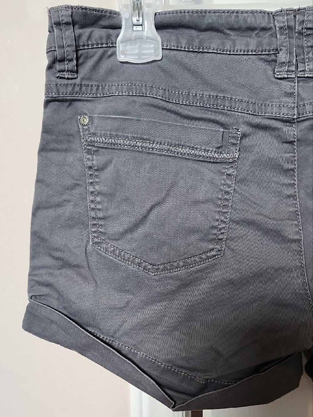 Vintage Y2K Garage Women's Gray Rolled-Hem Shorts - Picture 5 of 16